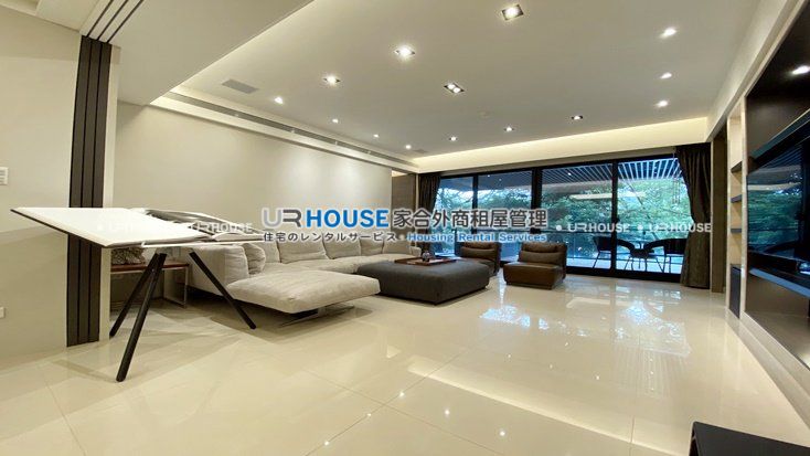 d26e7f1e5efaa6597bed5f0011cece10.jpg