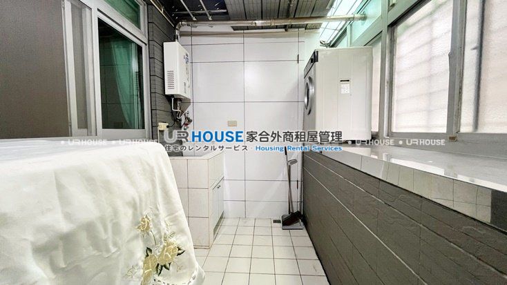 723aa62a680a92cb90ed273cb43fe703.jpg