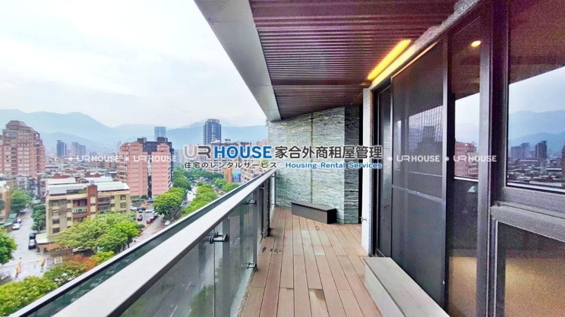 batch_04frontbalcony (2).jpg