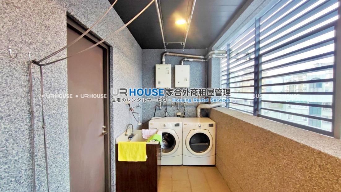 batch_08laundrybalcony (6).jpg