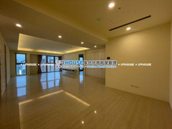 63d9fa233711e4c47f3c77405b489bf0-watermarked.jpg