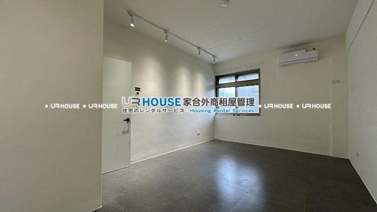b7a556e76241e85540c58fa39e5905a4-watermarked.jpg