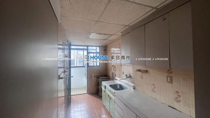 LINE_ALBUM_南京東路二段176號八樓_250827_2.jpg