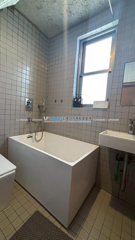LINE_ALBUM_南京東路五段_251003_14.jpg