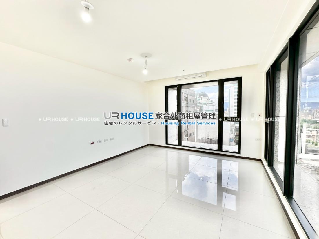 LINE_ALBUM_53號之3 13樓_251022_8.jpg