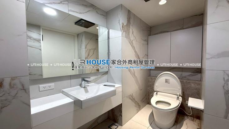 LINE_ALBUM_宏國大道城101號17F-2_260522_2.jpg