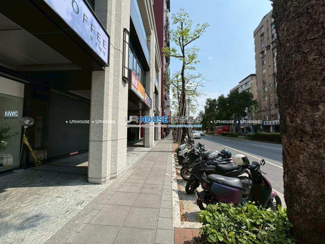 LINE_ALBUM_華固大安學府店面_260422_14.jpg