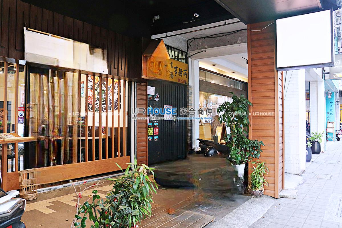 1620838535-3290004487-g-Photoroom.png