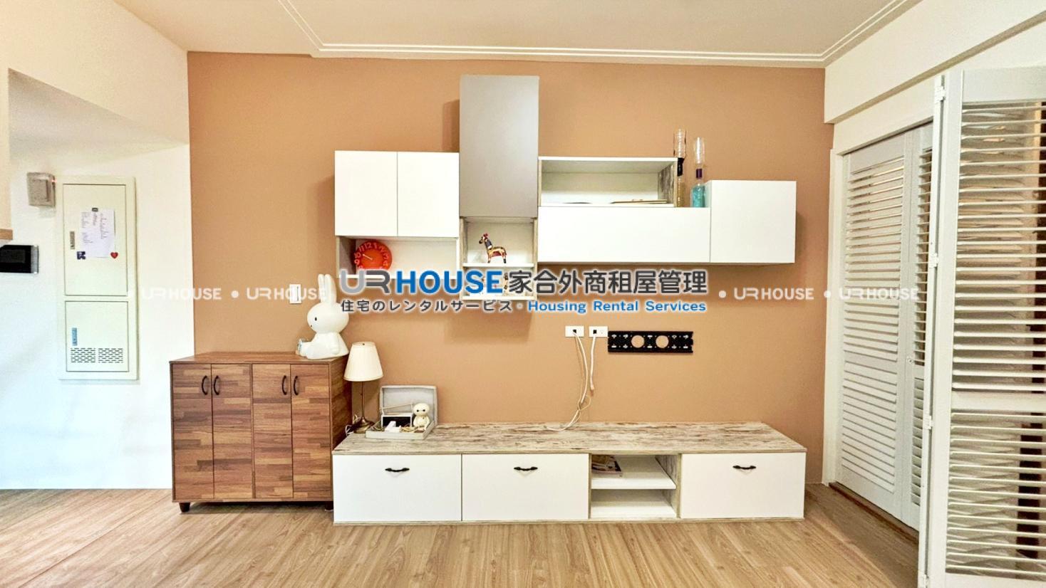 batch_S__103505990_0.jpg