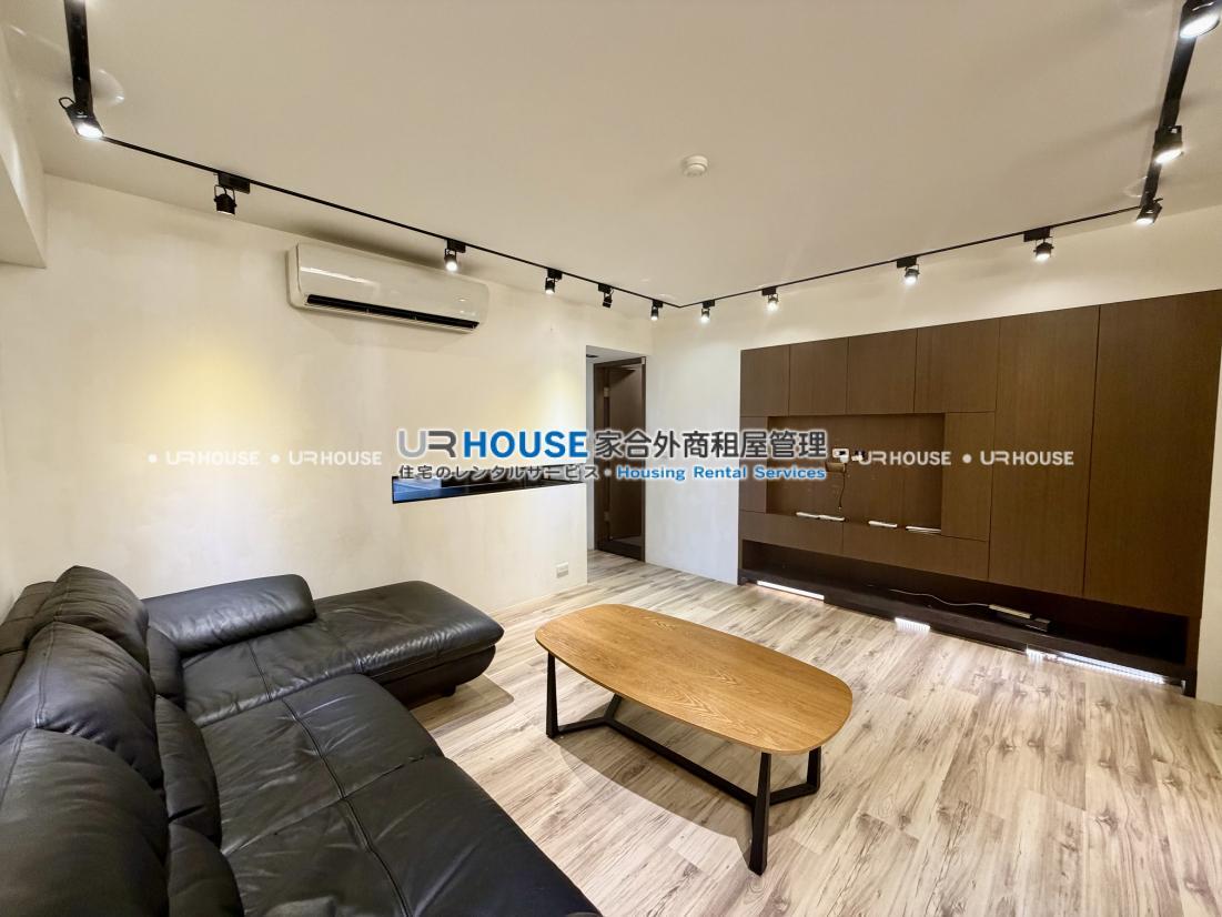 1685FD7C-89CE-4227-94A6-221031B293C9_0.jpg