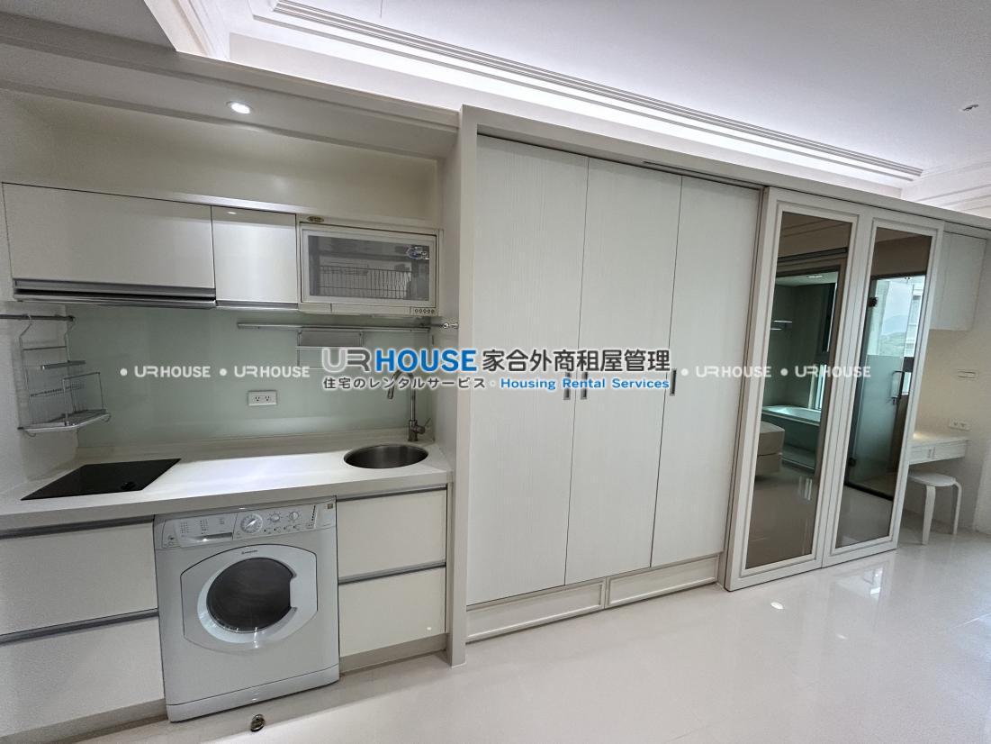 A6C8CFDB-7427-475C-97F8-51221FDC2116.jpg
