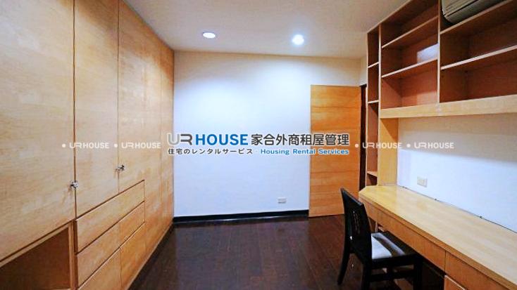 8f46b5b28c431c39bc3310cac45237c4-watermarked-Photoroom.png