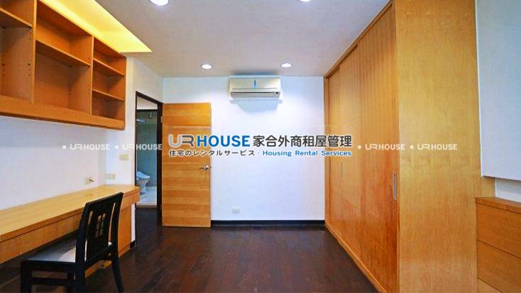 e47d4b5f713754a1058386316650e547-watermarked-Photoroom.png