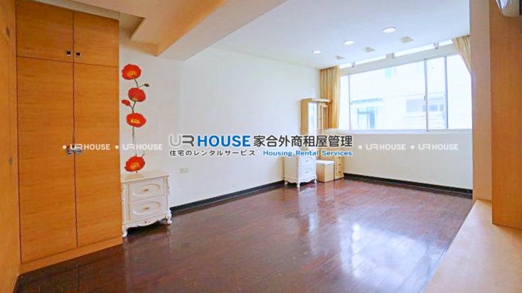eaa8764b2efa12c52fc9a4e29060c828-watermarked-Photoroom.png