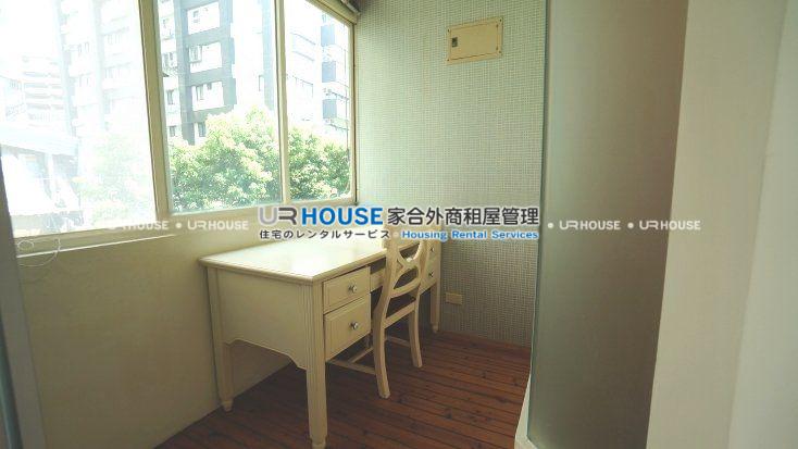 c6a281047b9368819d31fdb91f3c8269-watermarked-Photoroom.png