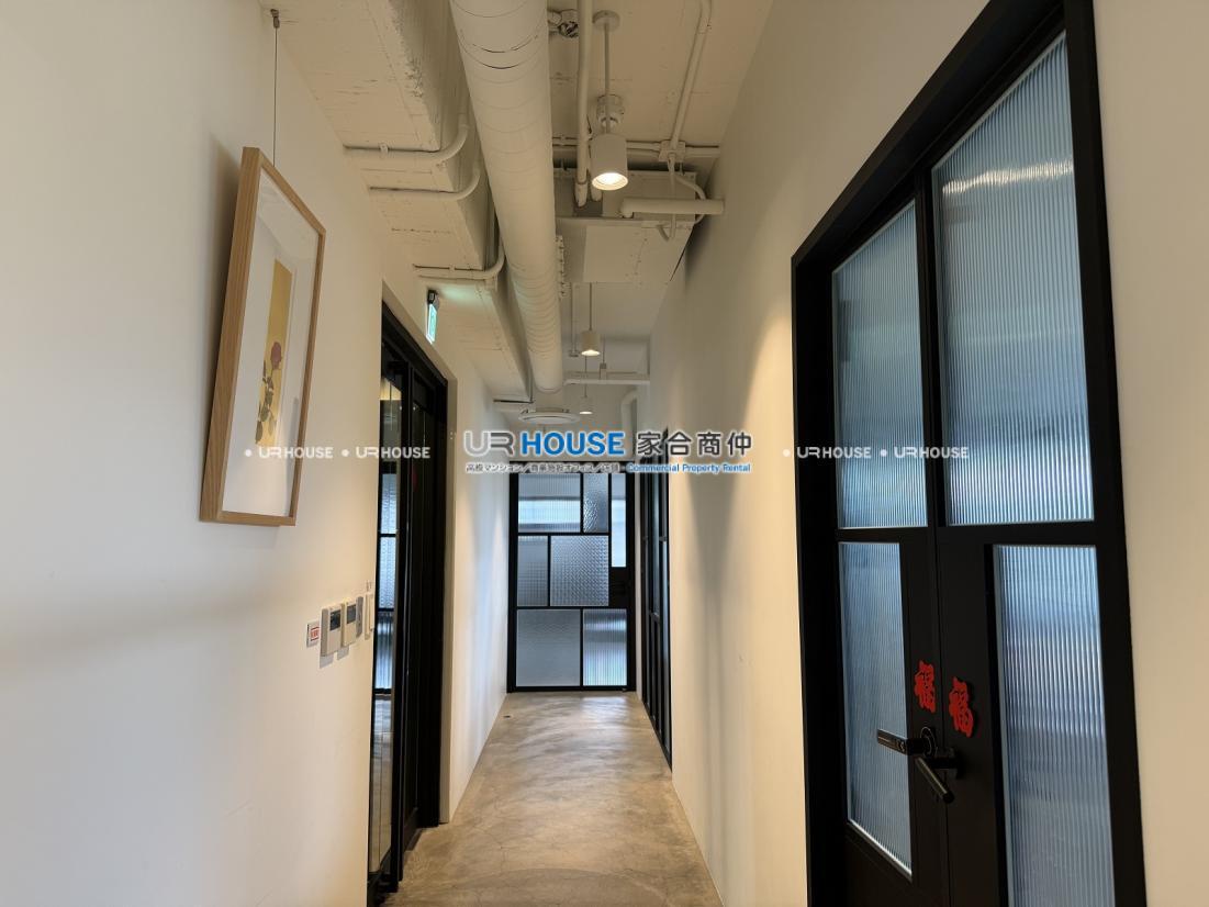 8F-09_0.jpg