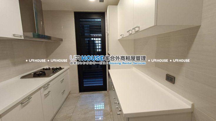 fe508267a3006448c359526fefd003be-watermarked.jpg