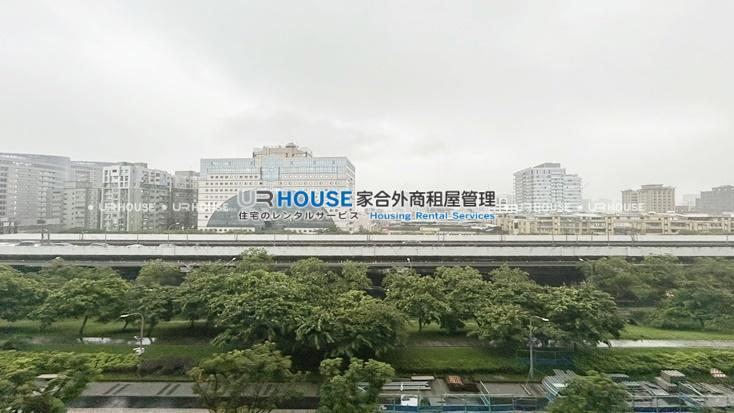 S__77889566_0.jpg
