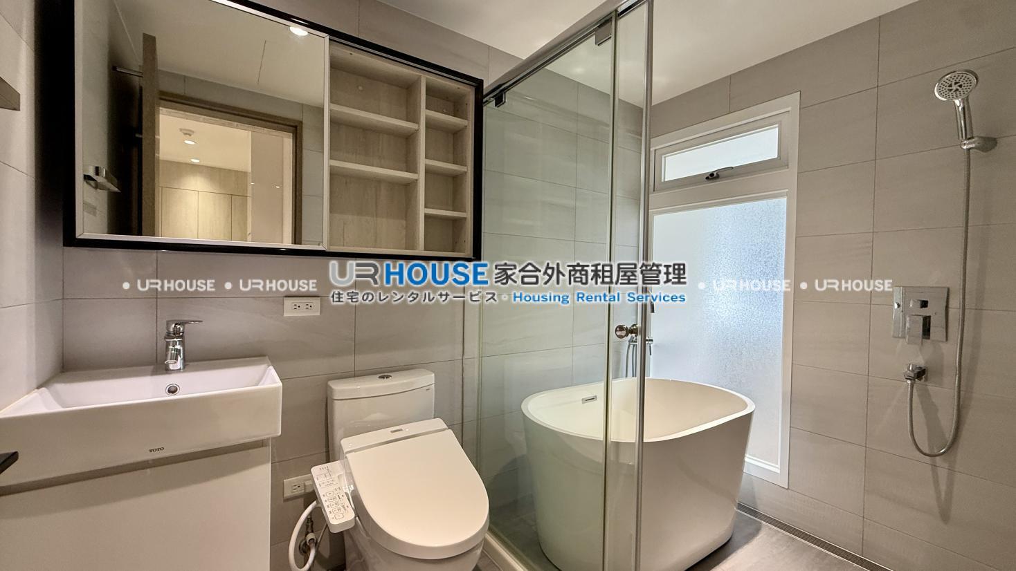 僑大聯合廣場 廁所1.jpg
