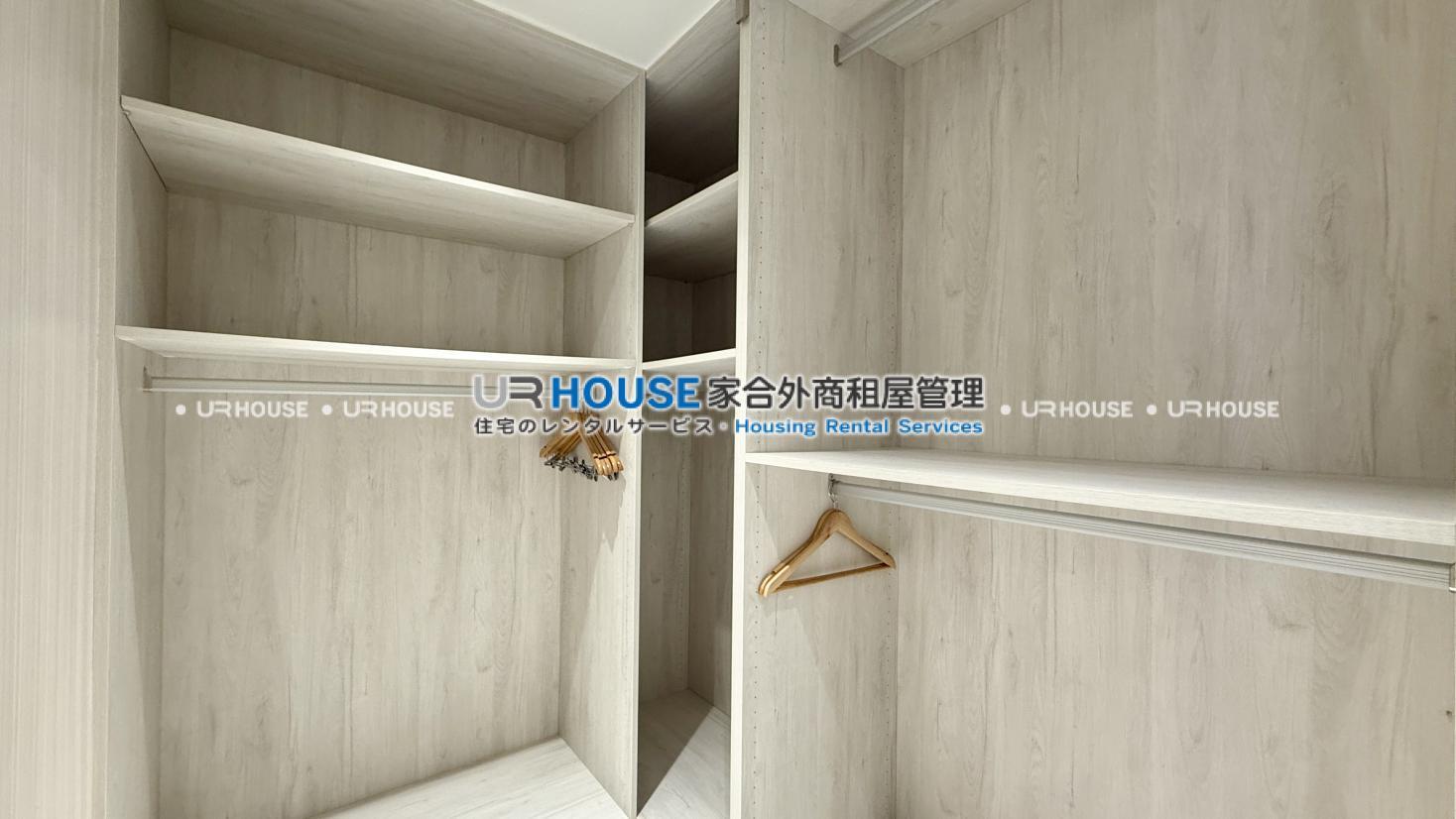 僑大聯合廣場 主臥衣帽間.jpg