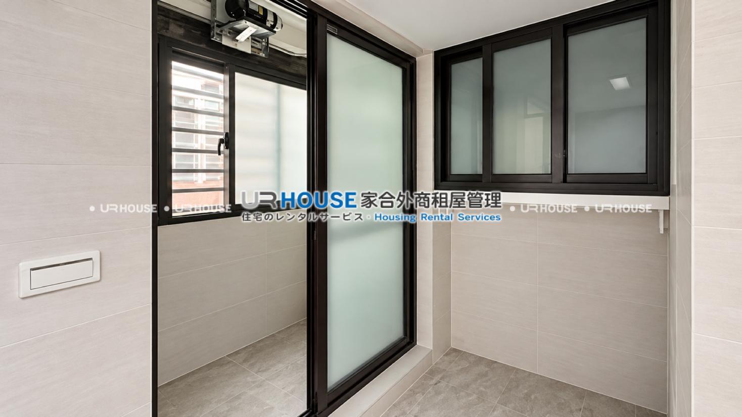 03_utility-passage.jpg