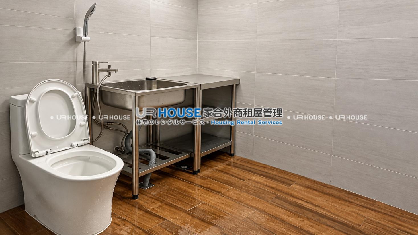 05_bathroom.jpg